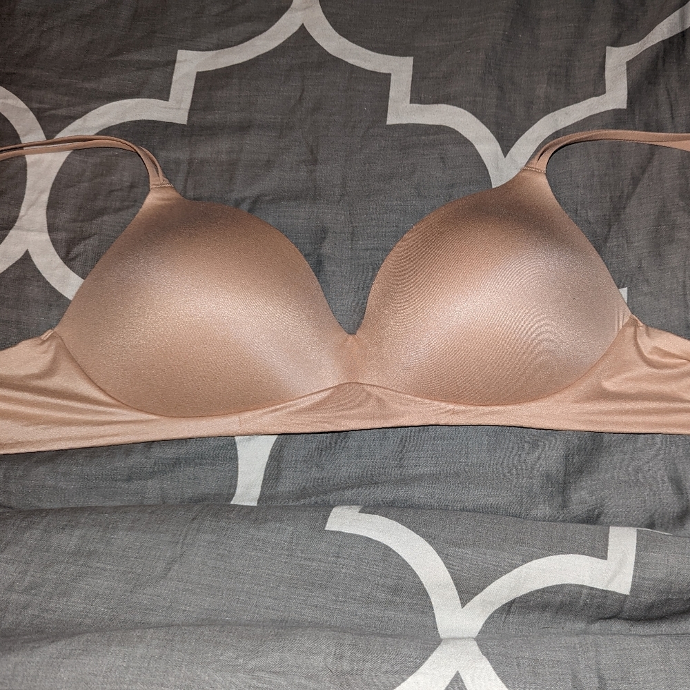 Aerie Real Sunnie wireless bra 36c nearly new nude color